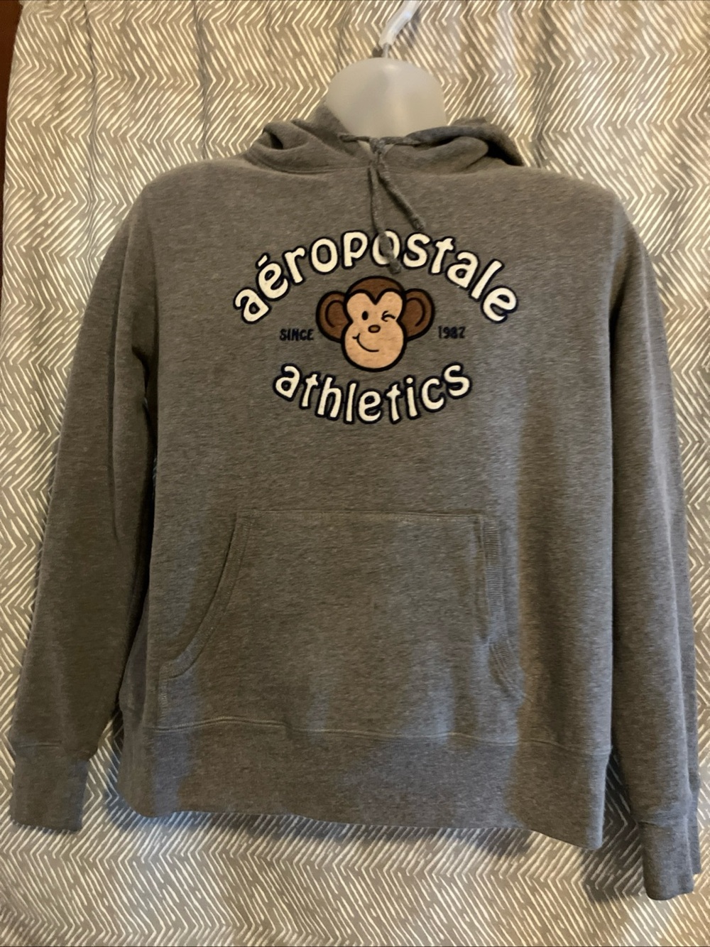 Vintage Y2K Aeropostale Monkey Gray Size M Hoodie